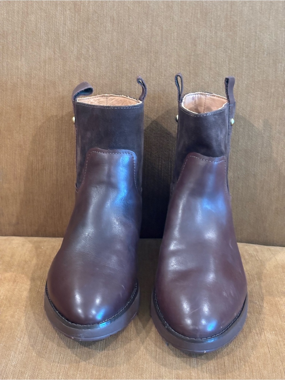 New, no box, Fitflop Signey Mixte Chocolate Brown Leather & Suede Ankle Bootie
